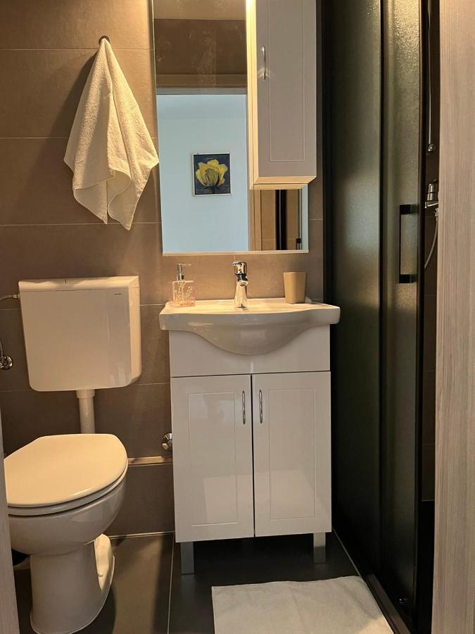 Apartments Vuceric Перой Экстерьер фото