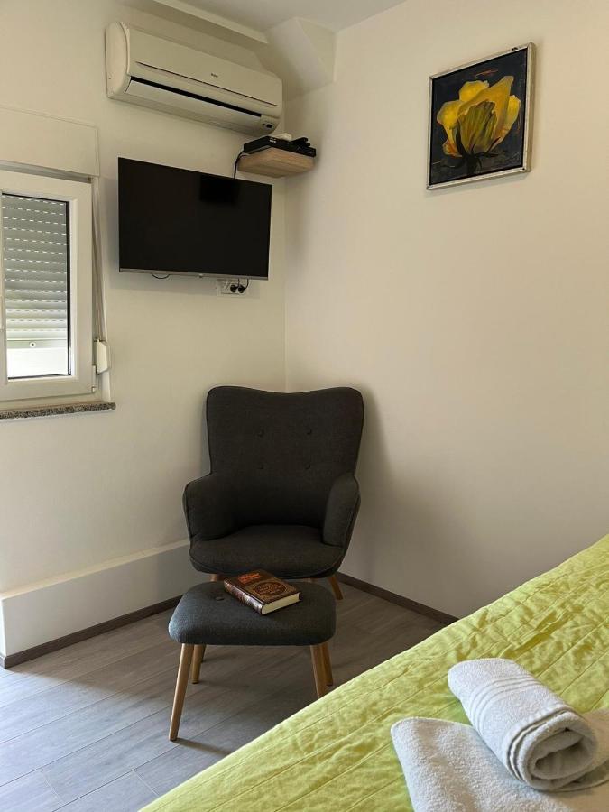 Apartments Vuceric Перой Экстерьер фото