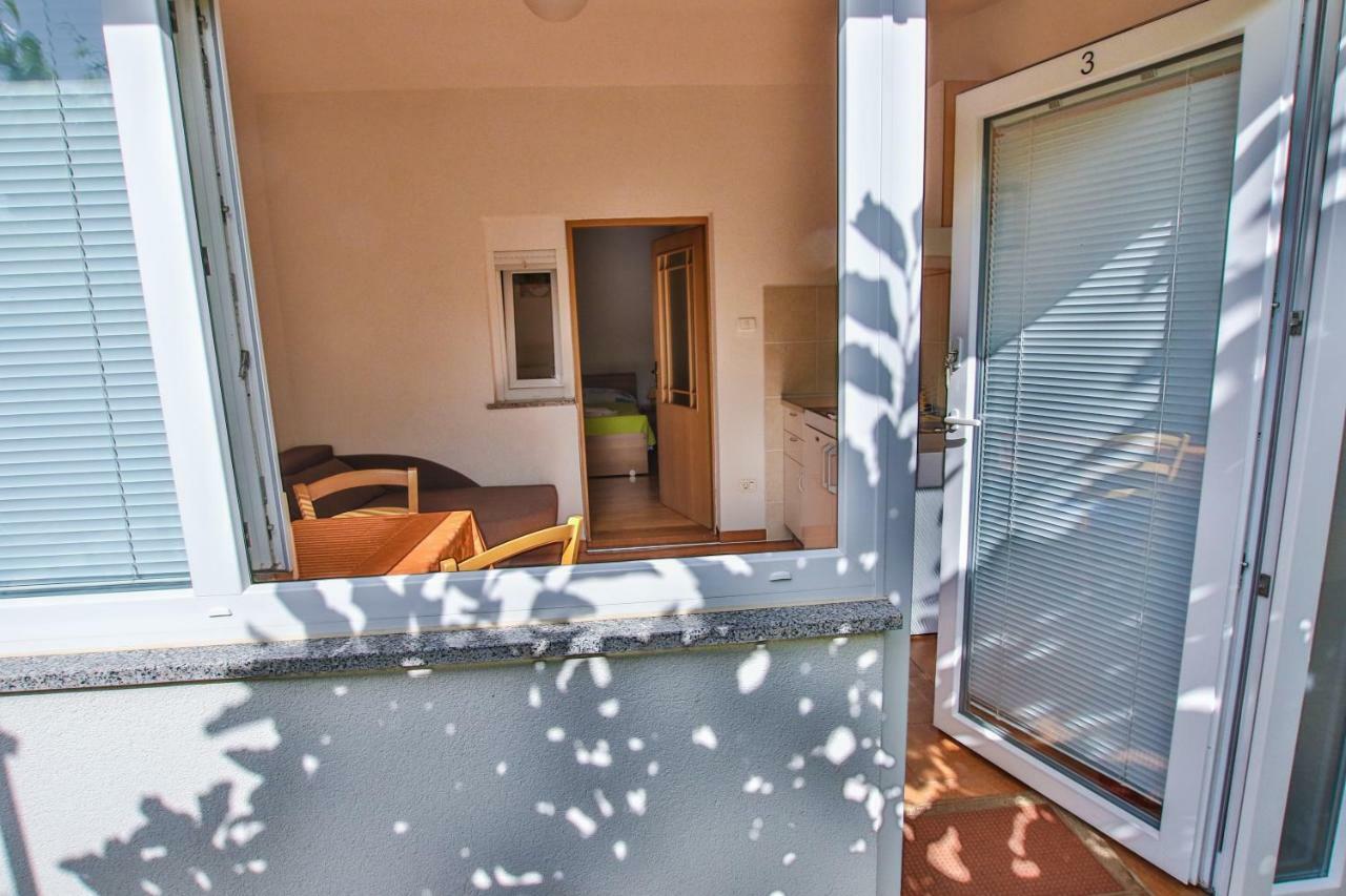 Apartments Vuceric Перой Экстерьер фото