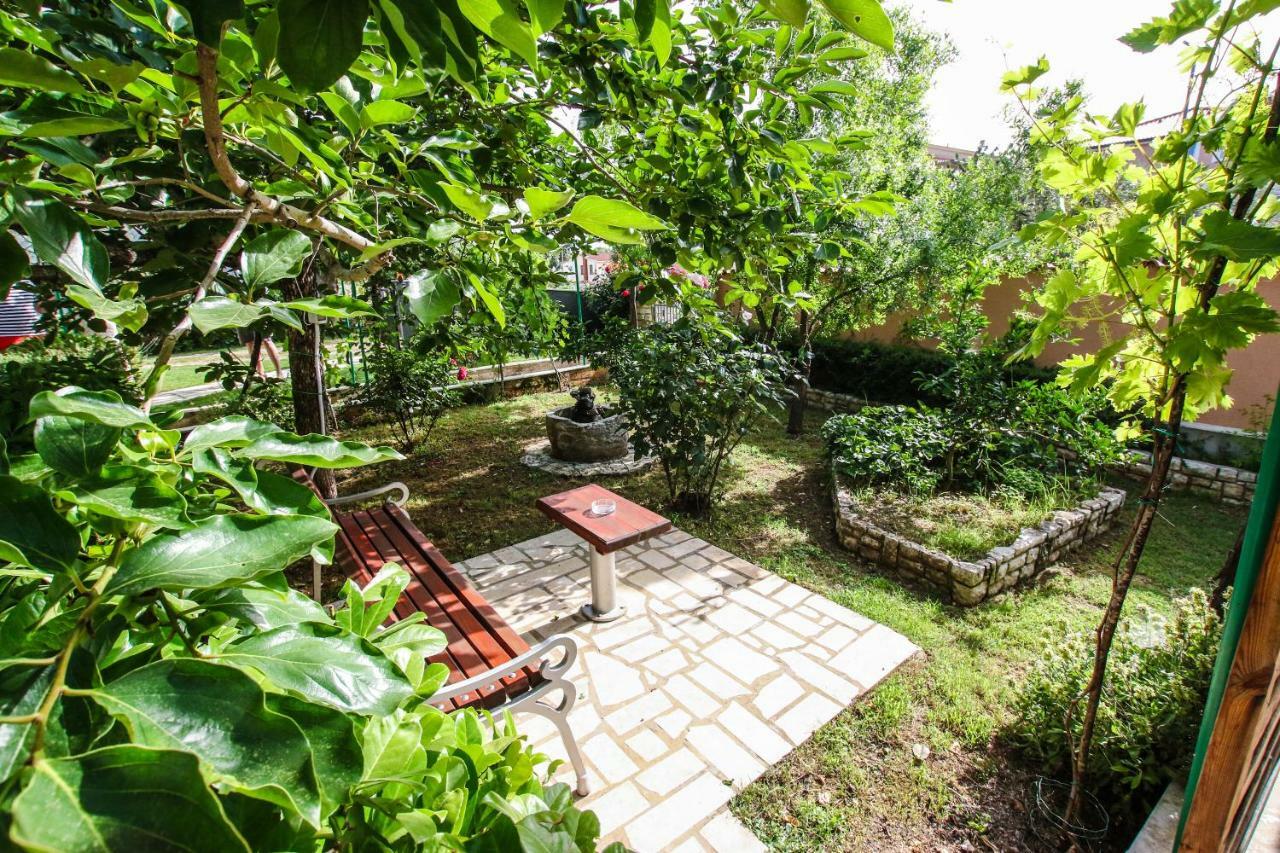 Apartments Vuceric Перой Экстерьер фото