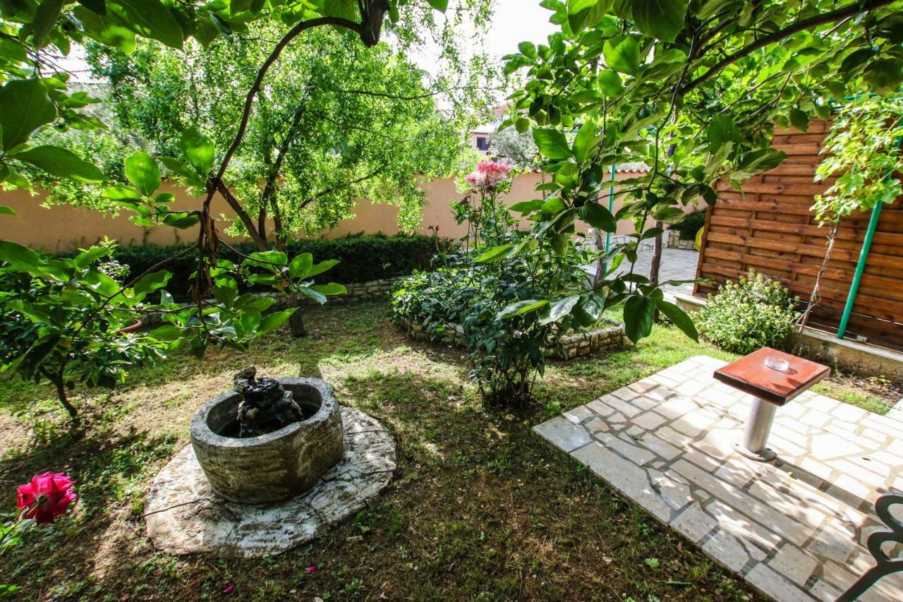 Apartments Vuceric Перой Экстерьер фото